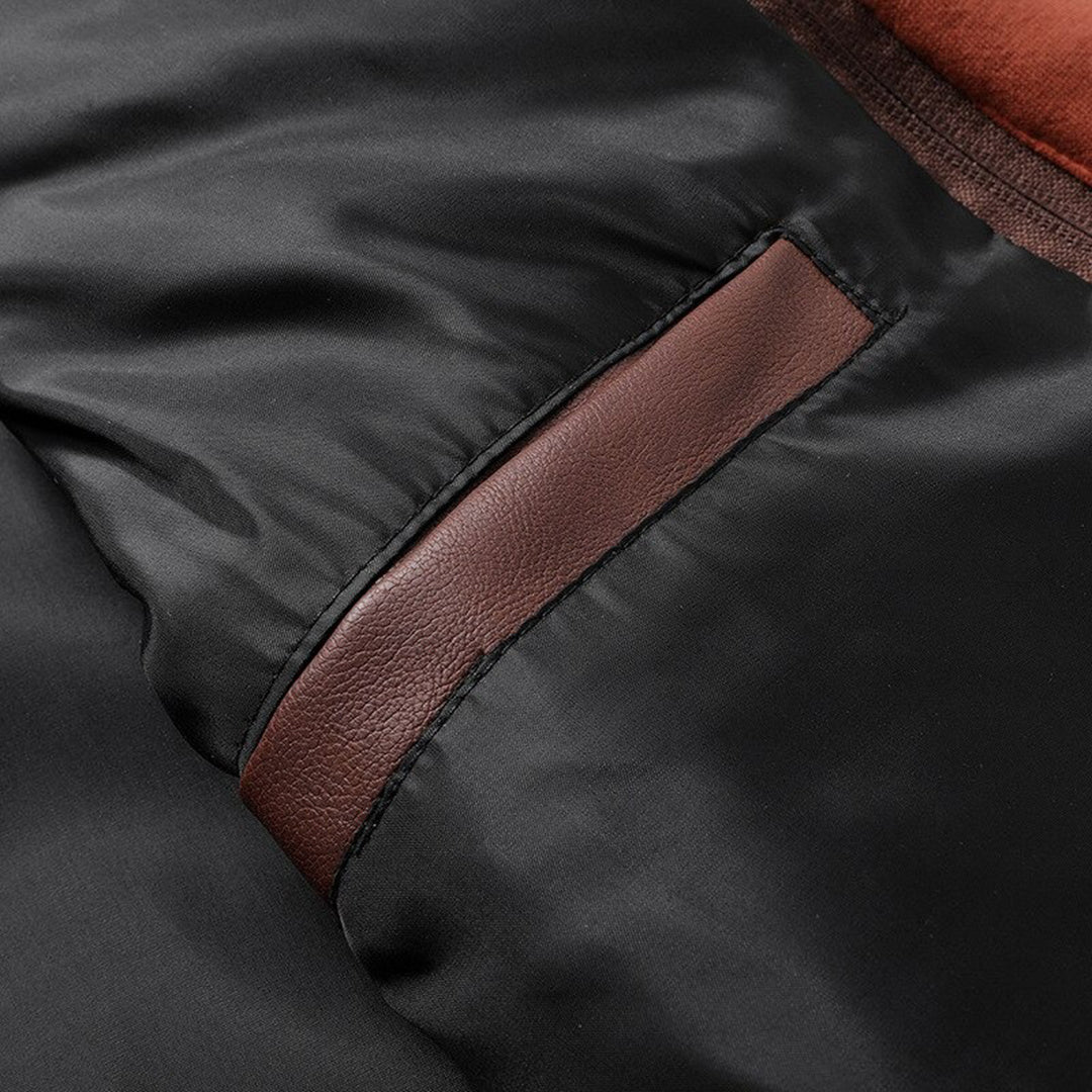 leren-jas-heren-knusse-capuchon-tegen-wind-regen-warmte-detail-3