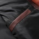 leren-jas-heren-knusse-capuchon-tegen-wind-regen-warmte-detail-3
